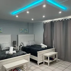 Isla Puerto Rico, Two Full Beds Apartment